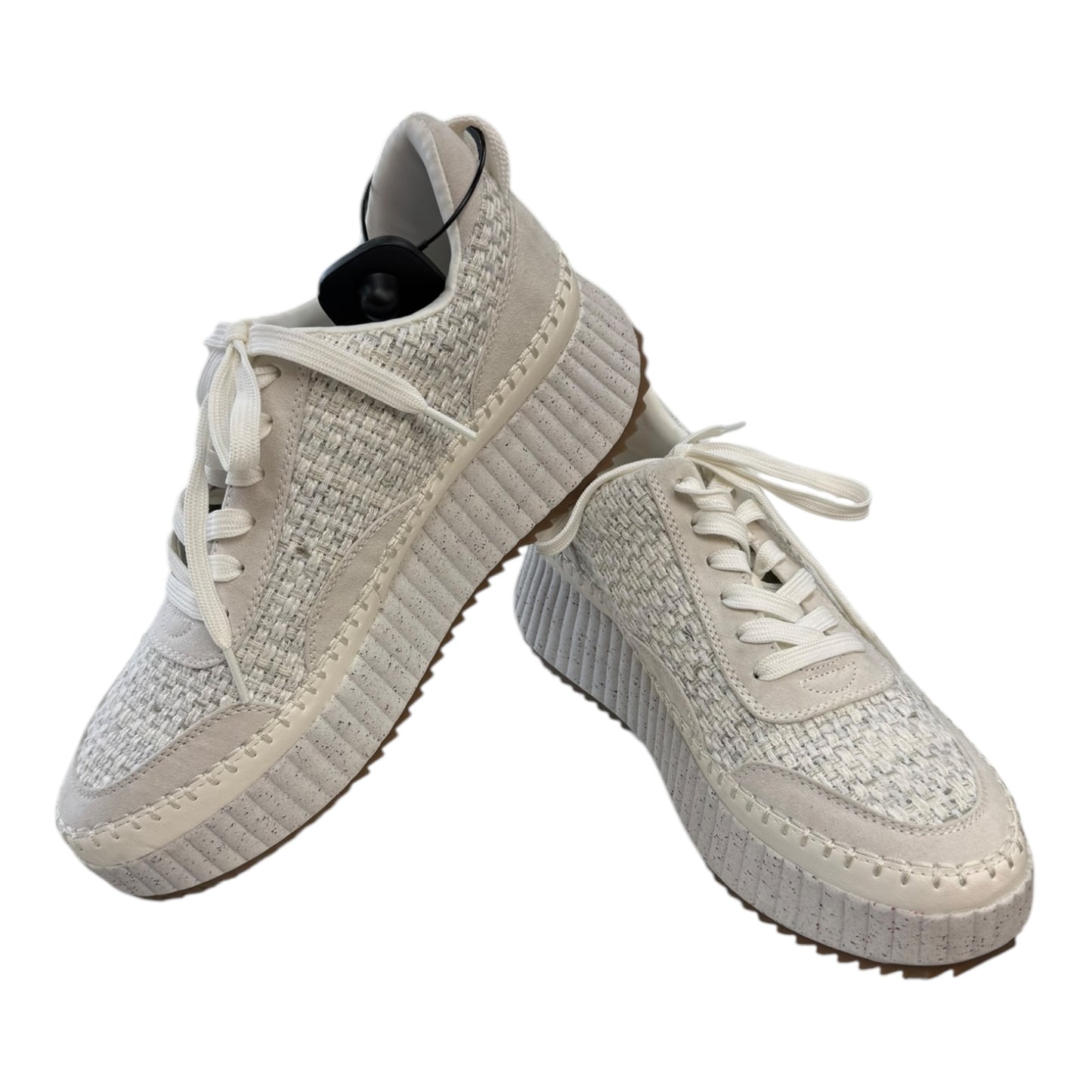 Shoes Athletic By Universal Thread Size: 11