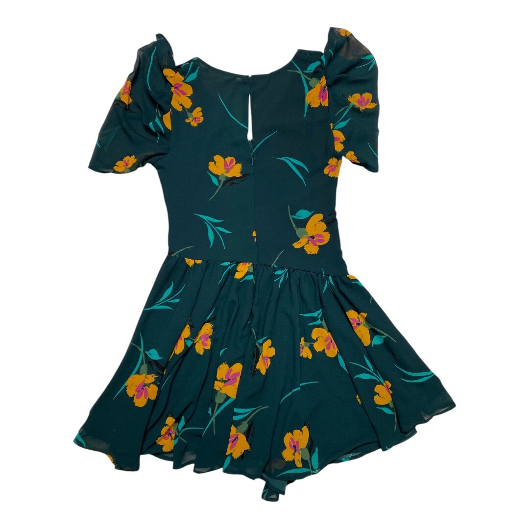 Dress Casual Short By Astr Size: S