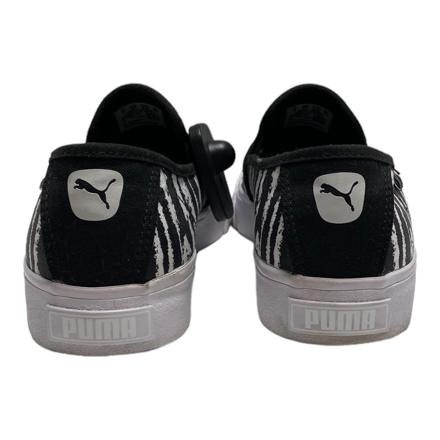 Shoes Sneakers By Puma Size: 6.5