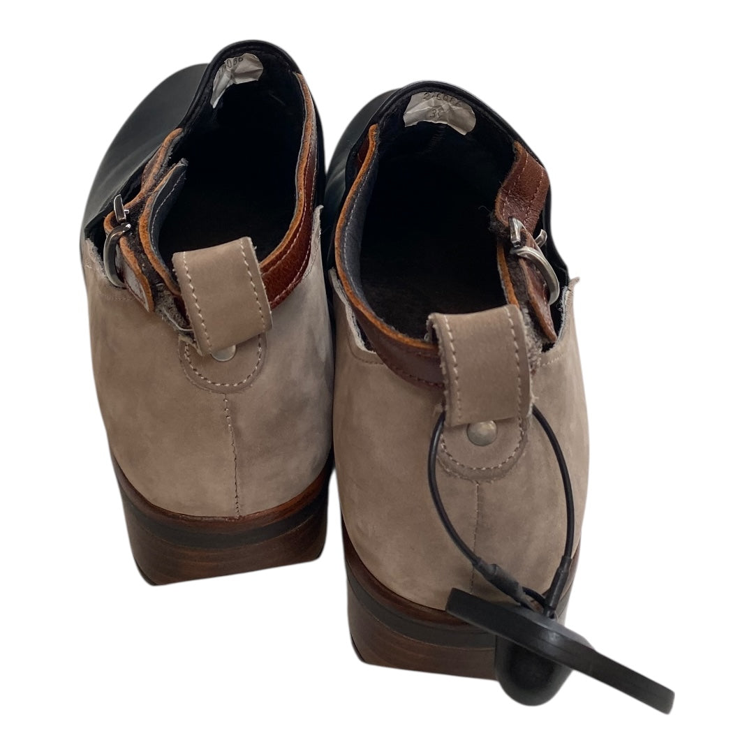 Boots Ankle Flats By Naot In Black, Size:8.5