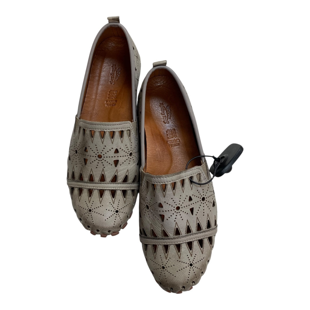 Shoes Flats By Spring Step In Grey, Size:8.5