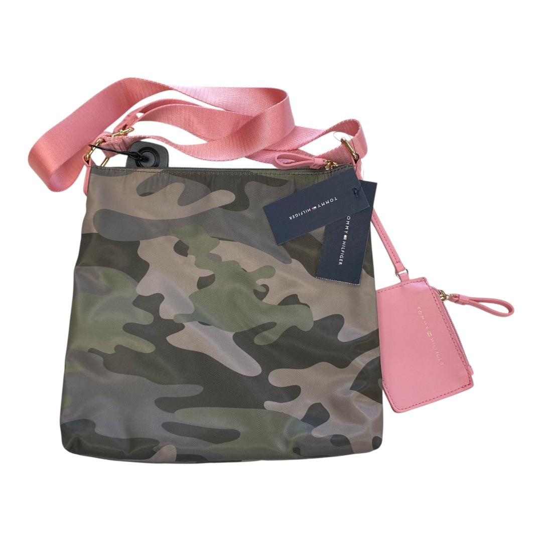 Crossbody By Tommy Hilfiger In Camouflage Print, Size:Medium