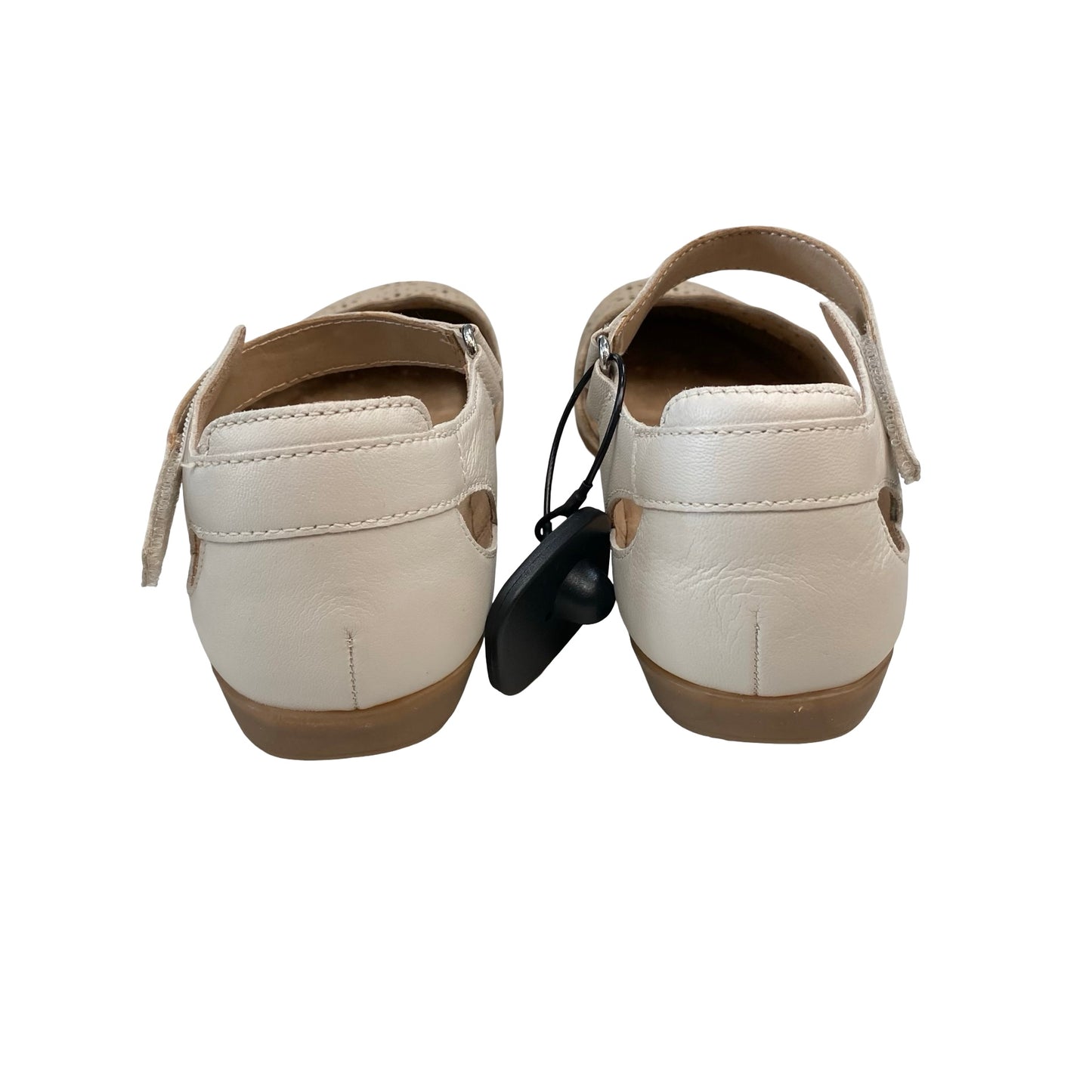 Shoes Flats By Earth In Cream, Size:9