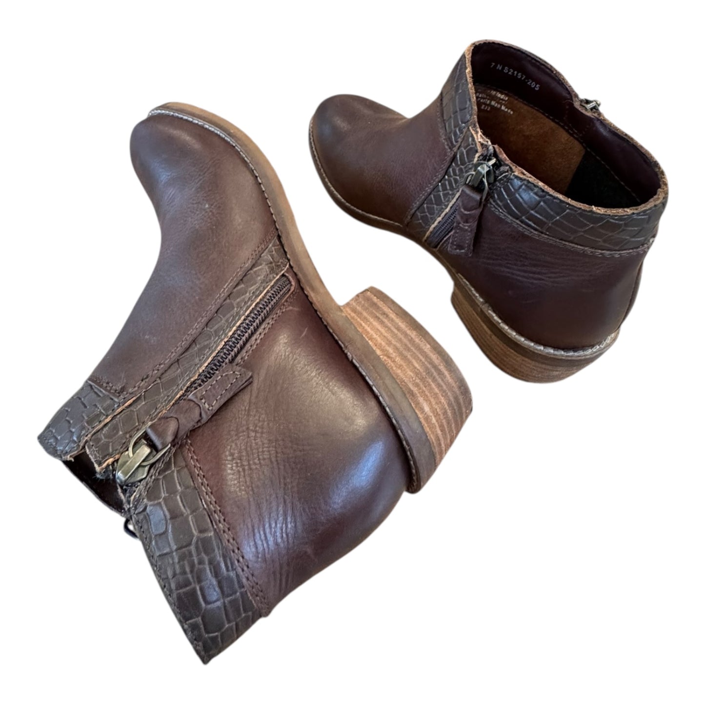 Boots Ankle Heels By SOFT WALK In Brown, Size:7