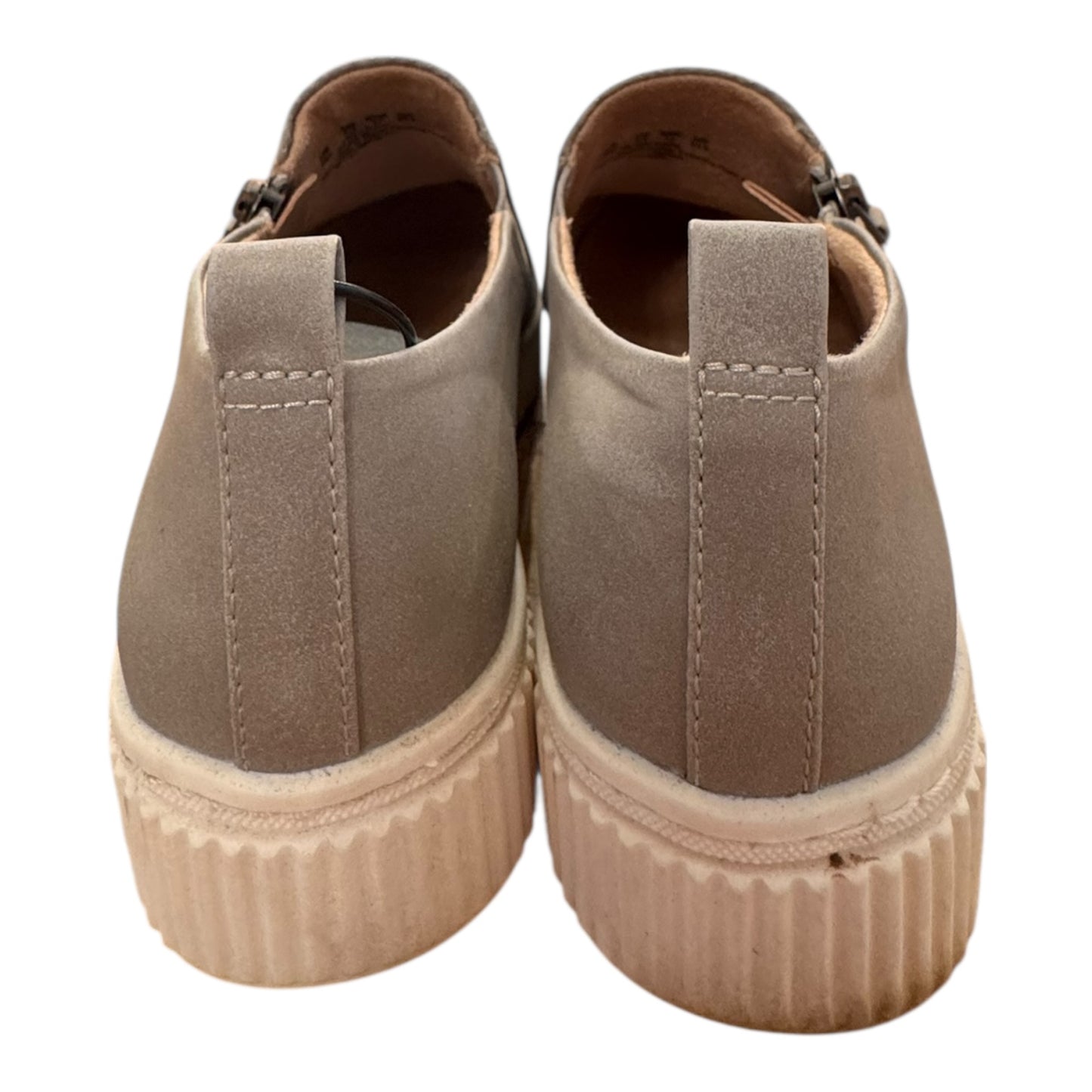 Shoes Sneakers By SOUL NATURALIZER In Grey, Size:7