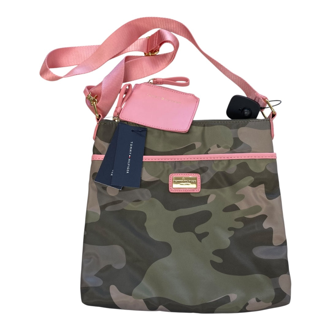 Crossbody By Tommy Hilfiger In Camouflage Print, Size:Medium