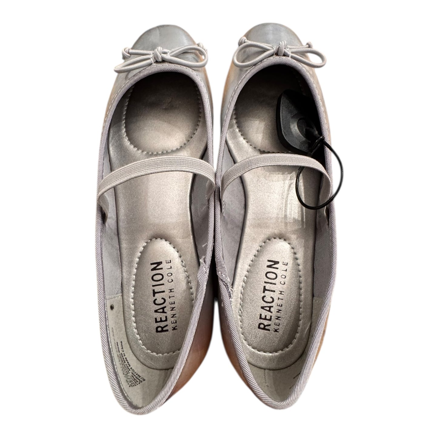 Shoes Flats By Kenneth Cole In Silver, Size:6