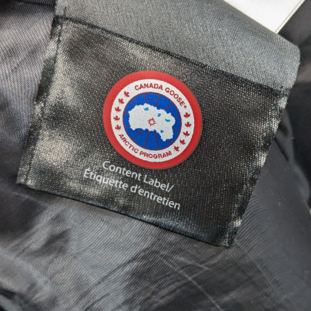 Luxury Jacket Puffer & Quilted By Canada Goose Size: L