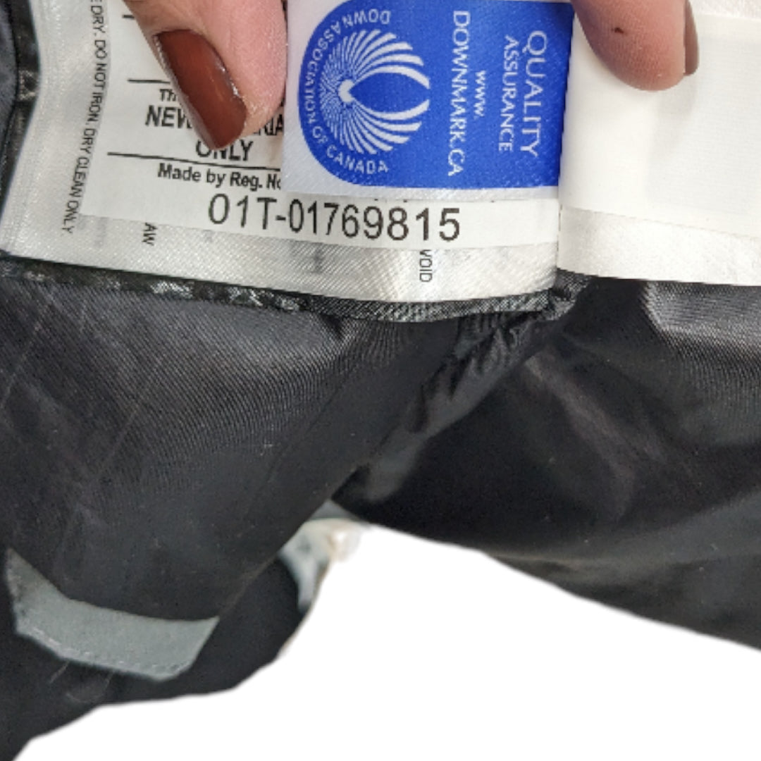Luxury Jacket Puffer & Quilted By Canada Goose Size: L