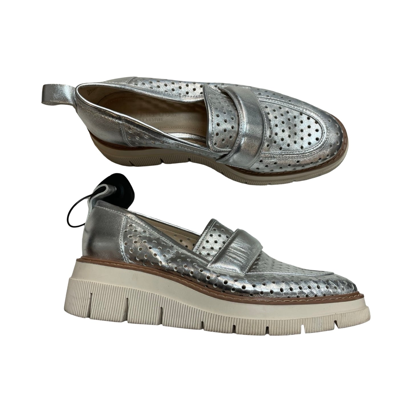 Shoes Flats By Liverpool In Silver, Size:6.5