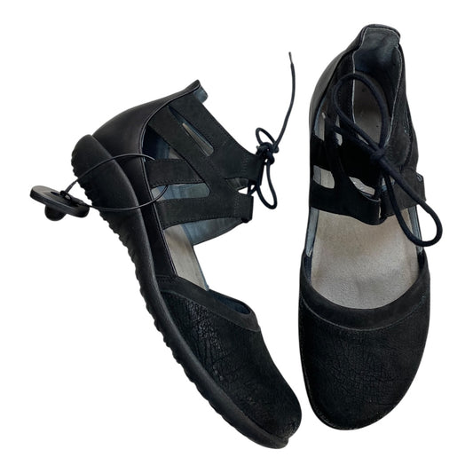 Shoes Flats By Naot In Black, Size:9