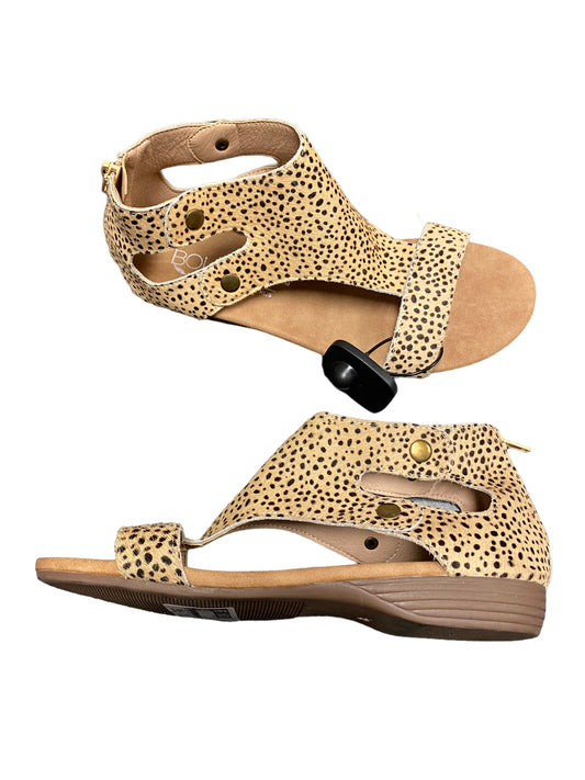 Sandals Flats By BOUTIQUE BY CORKUS In Animal Print, Size: 8