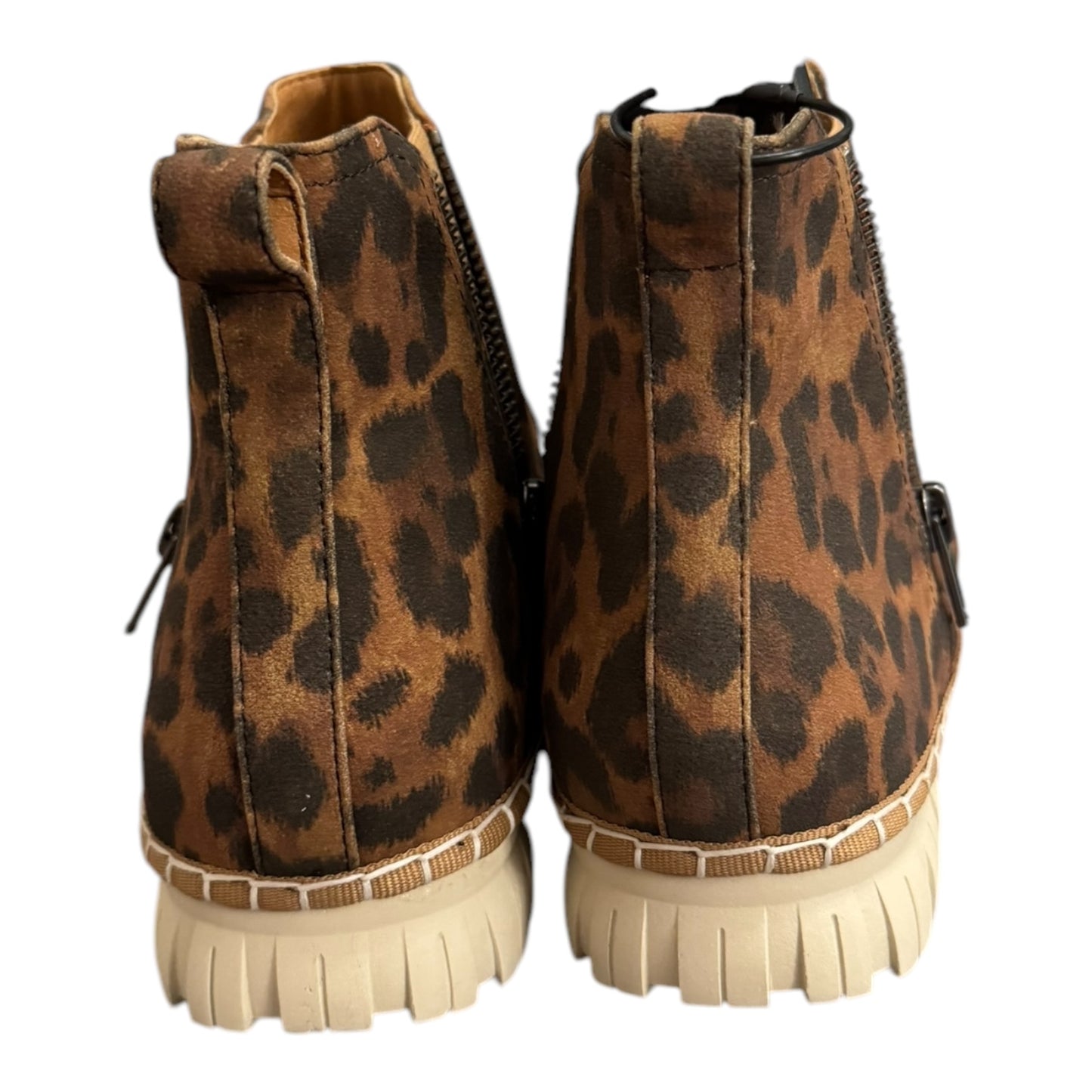 Boots Ankle Flats By Yellow Box In Animal Print, Size: 8