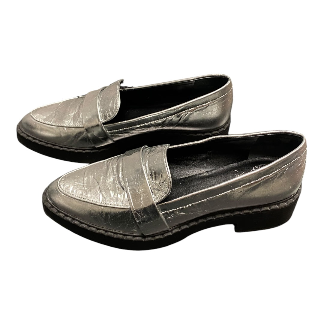 Shoes Flats By Vince Camuto In Silver, Size: 9