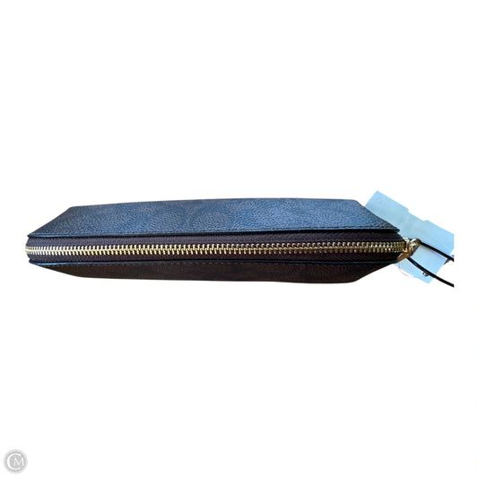 Makeup Bag Designer Tag By Coach, Size: Medium
