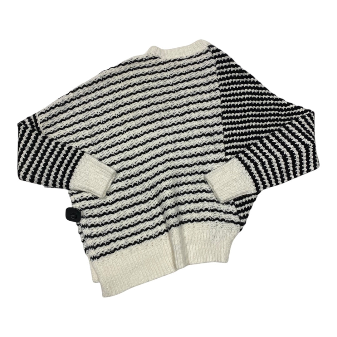 Sweater By Elan In Black & White, Size: M