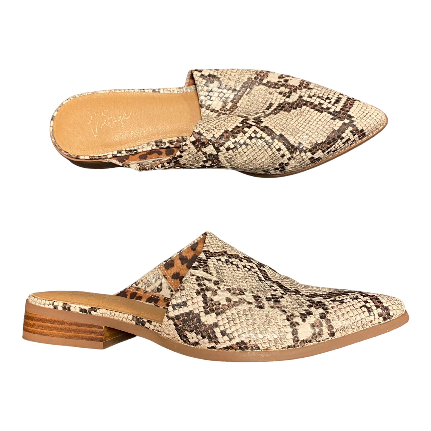 Shoes Flats By Crown Vintage In Snakeskin Print, Size: 8