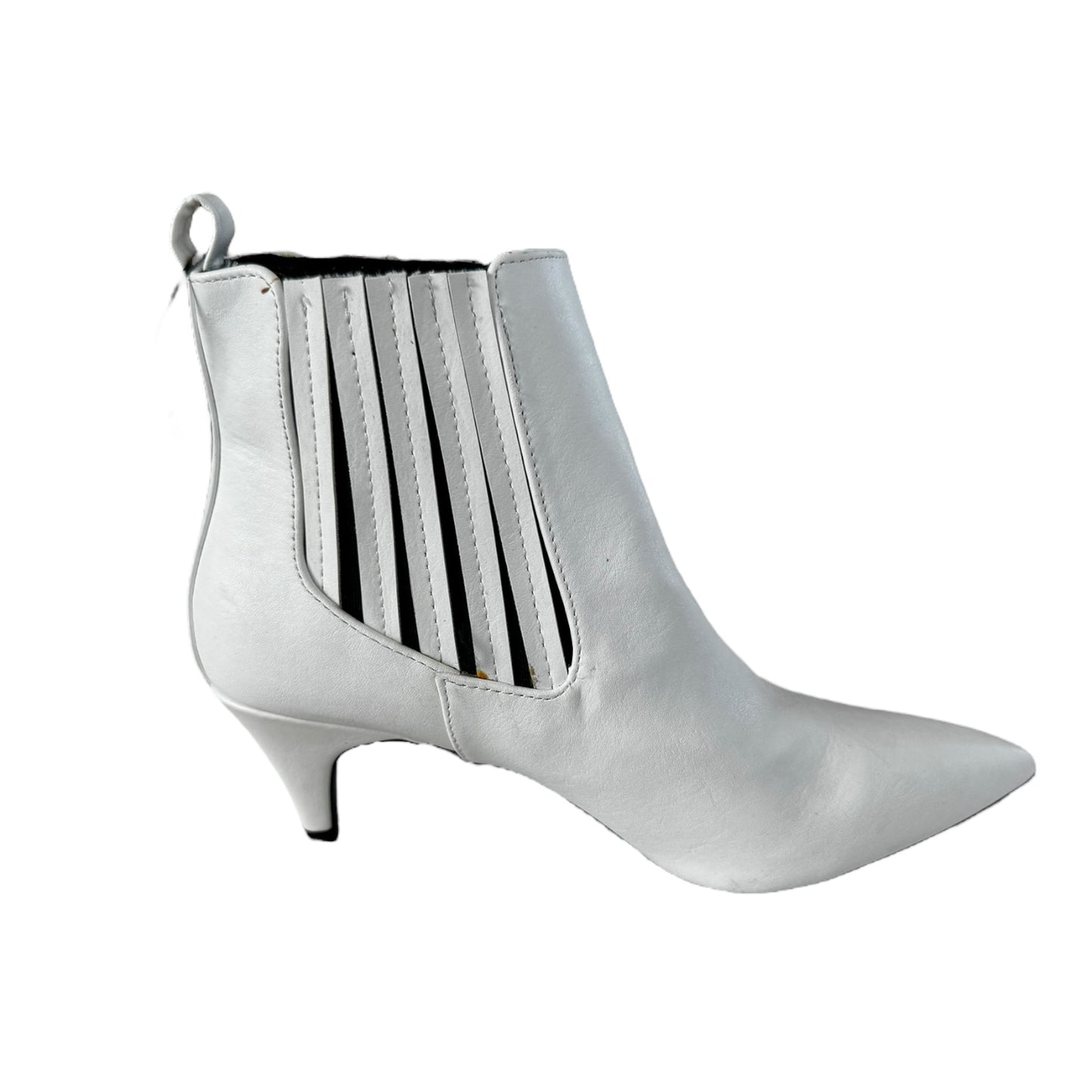 Boots Ankle Heels By Qupid In White, Size: 6