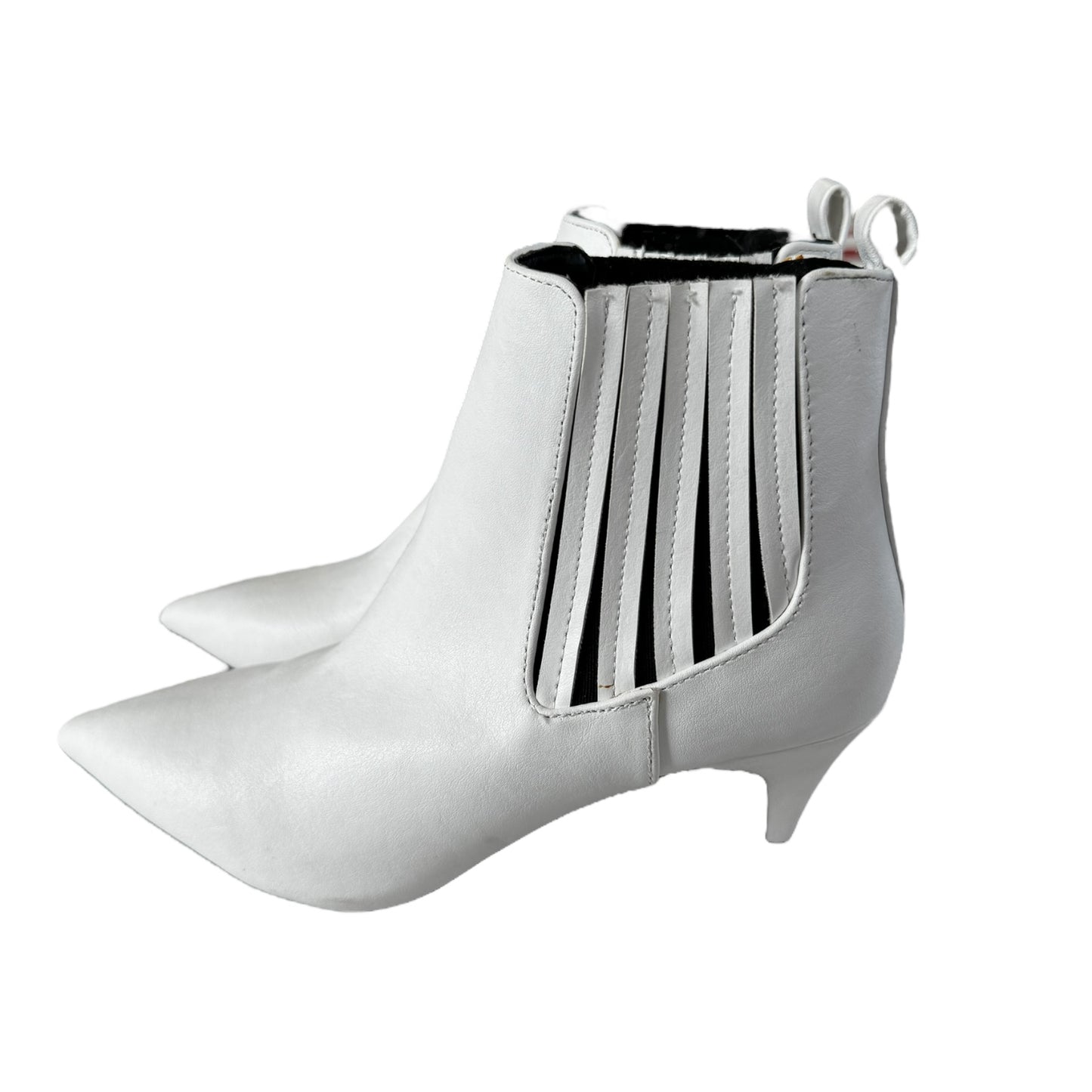 Boots Ankle Heels By Qupid In White, Size: 6