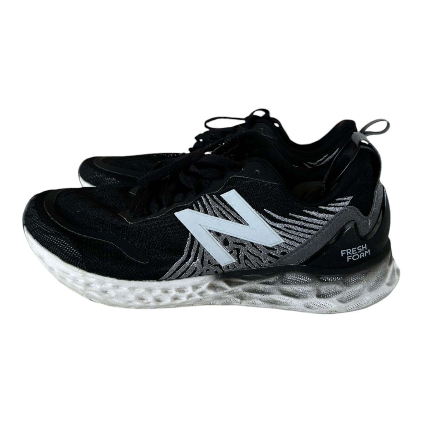 Shoes Athletic By New Balance In Black & White, Size: 8.5