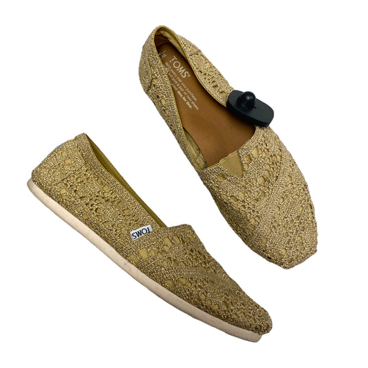 Shoes Flats By Toms In Gold, Size: 9