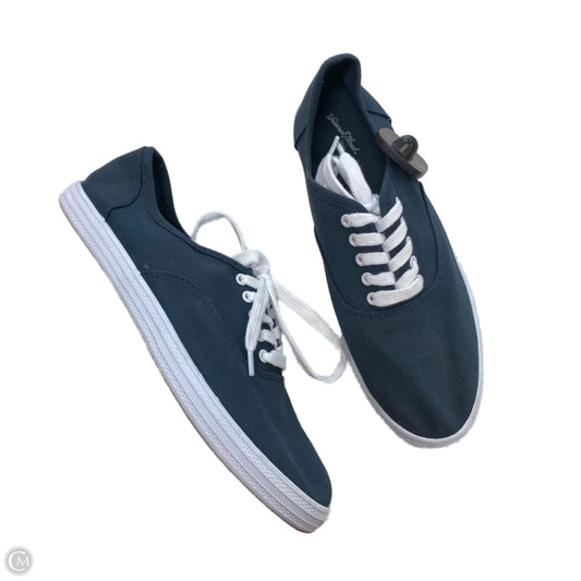 Shoes Sneakers By Universal Thread In Blue & White, Size: 9