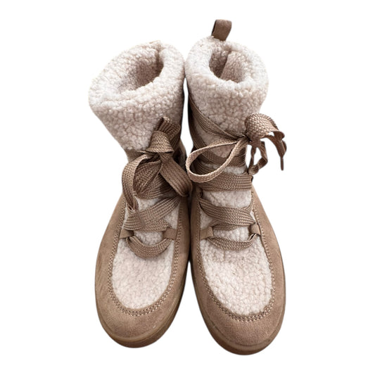 Boots Ankle Flats By Universal Thread In Cream & Tan, Size:7.5