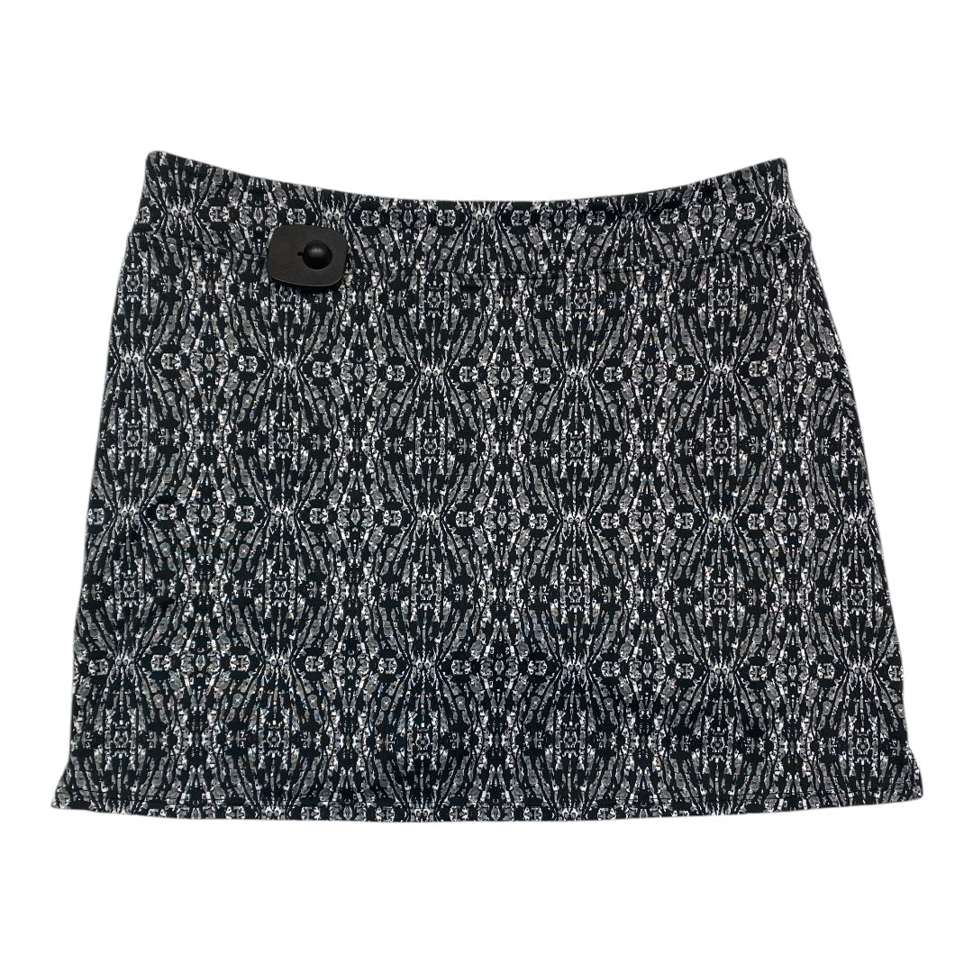 Skort By Tranquility In Black & White, Size: M