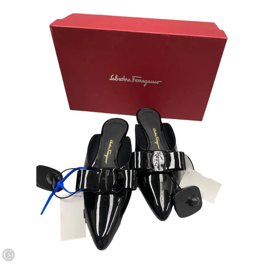 Shoes Luxury Designer By Ferragamo In Black, Size: 6