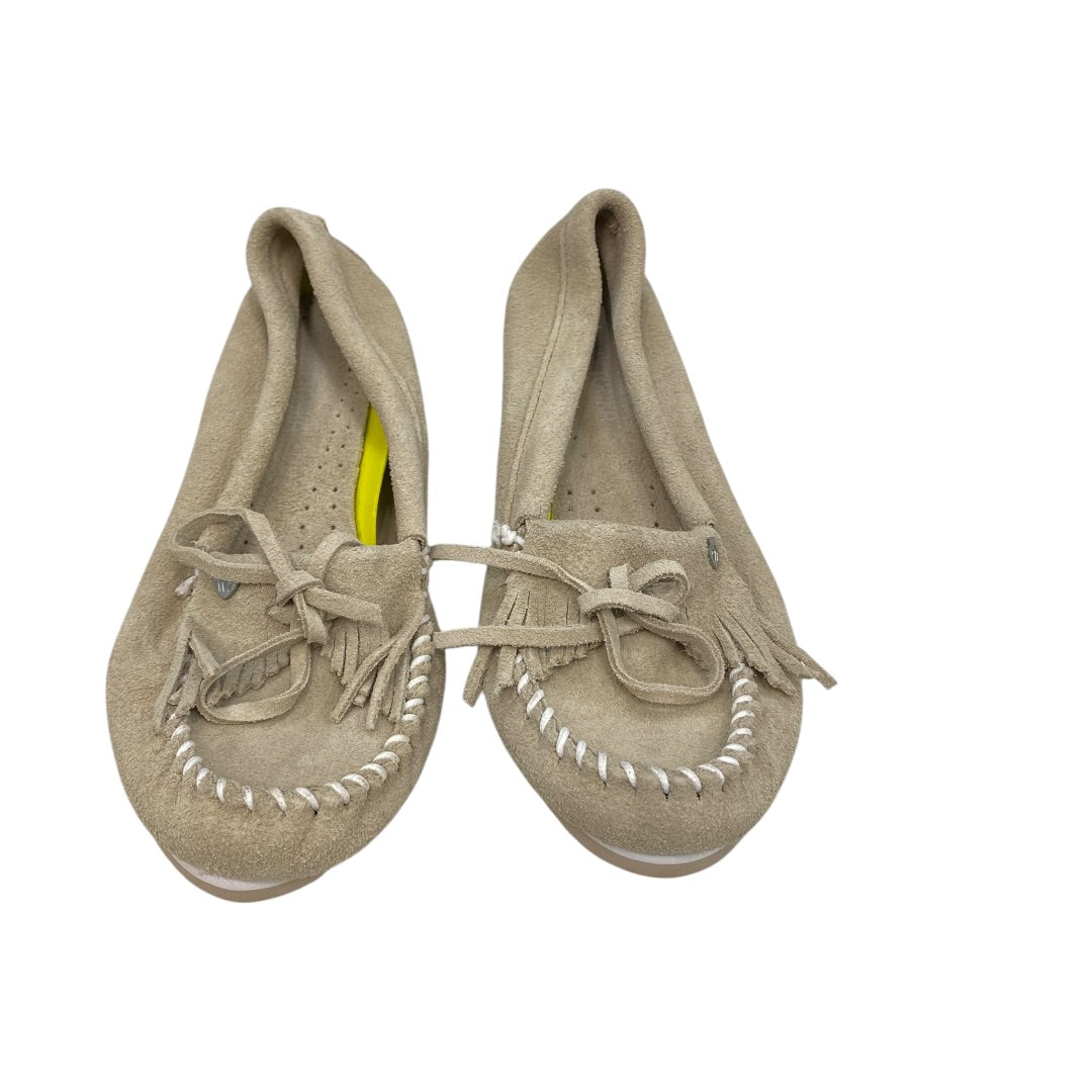 Shoes Flats By Minnetonka In Tan, Size:8
