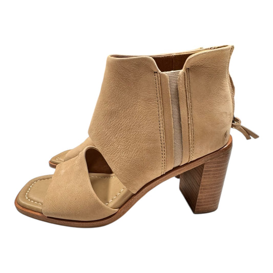 Sandals Heels Block By Sofft In Cream, Size:8.5