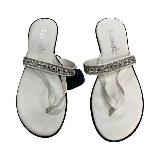 Sandals Flats By Toscanella In Silver & White, Size:8.5