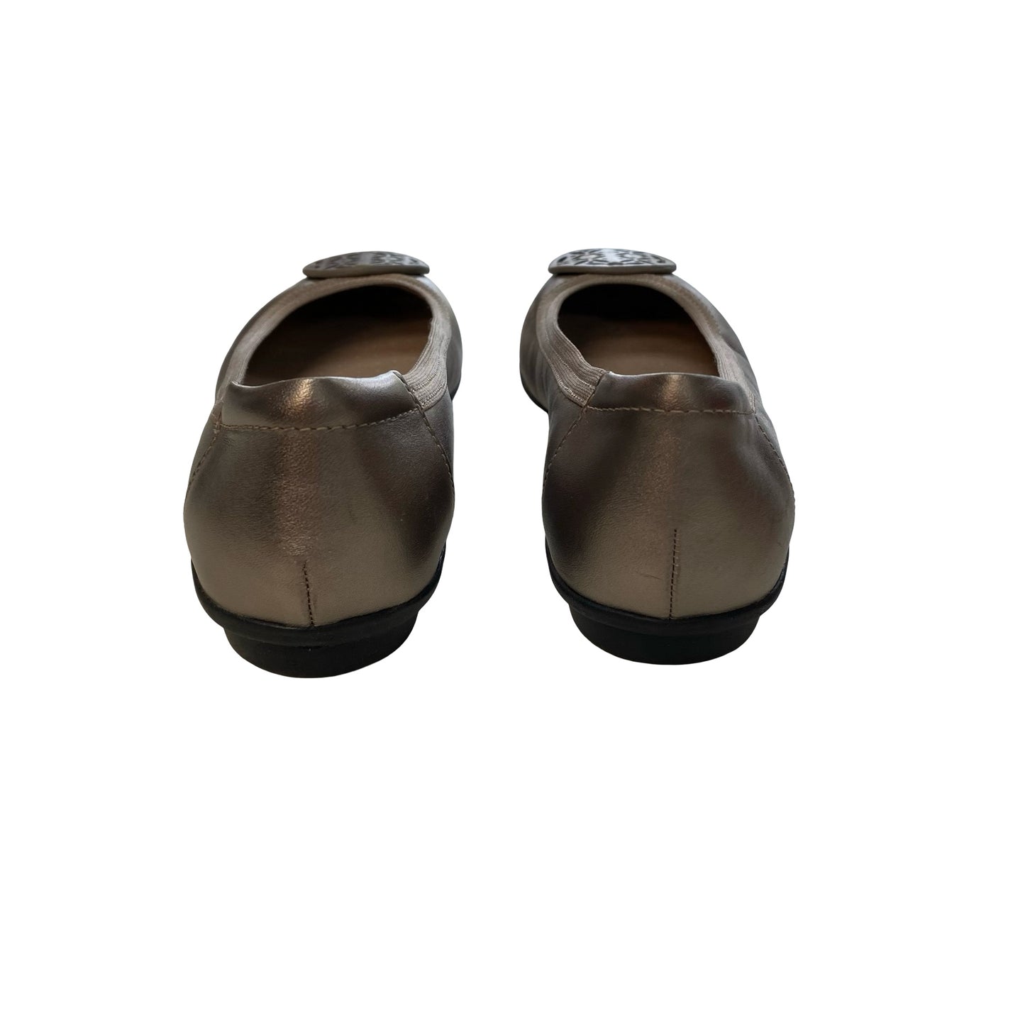Shoes Flats By Clarks In Silver, Size:7