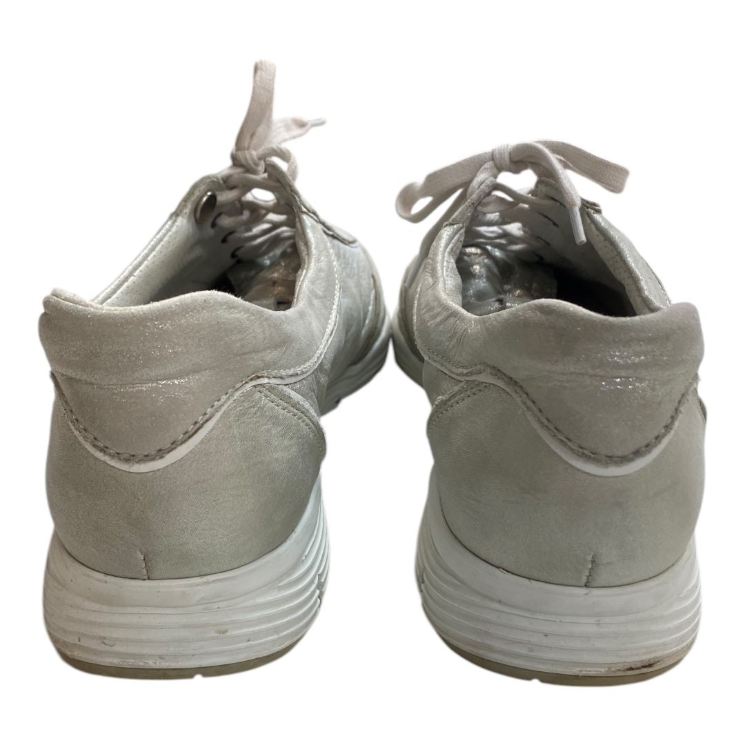 Shoes Sneakers By Mephisto In Silver, Size:10