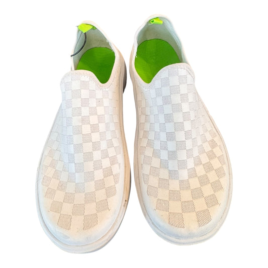 Shoes Athletic By Oofos In White, Size:8
