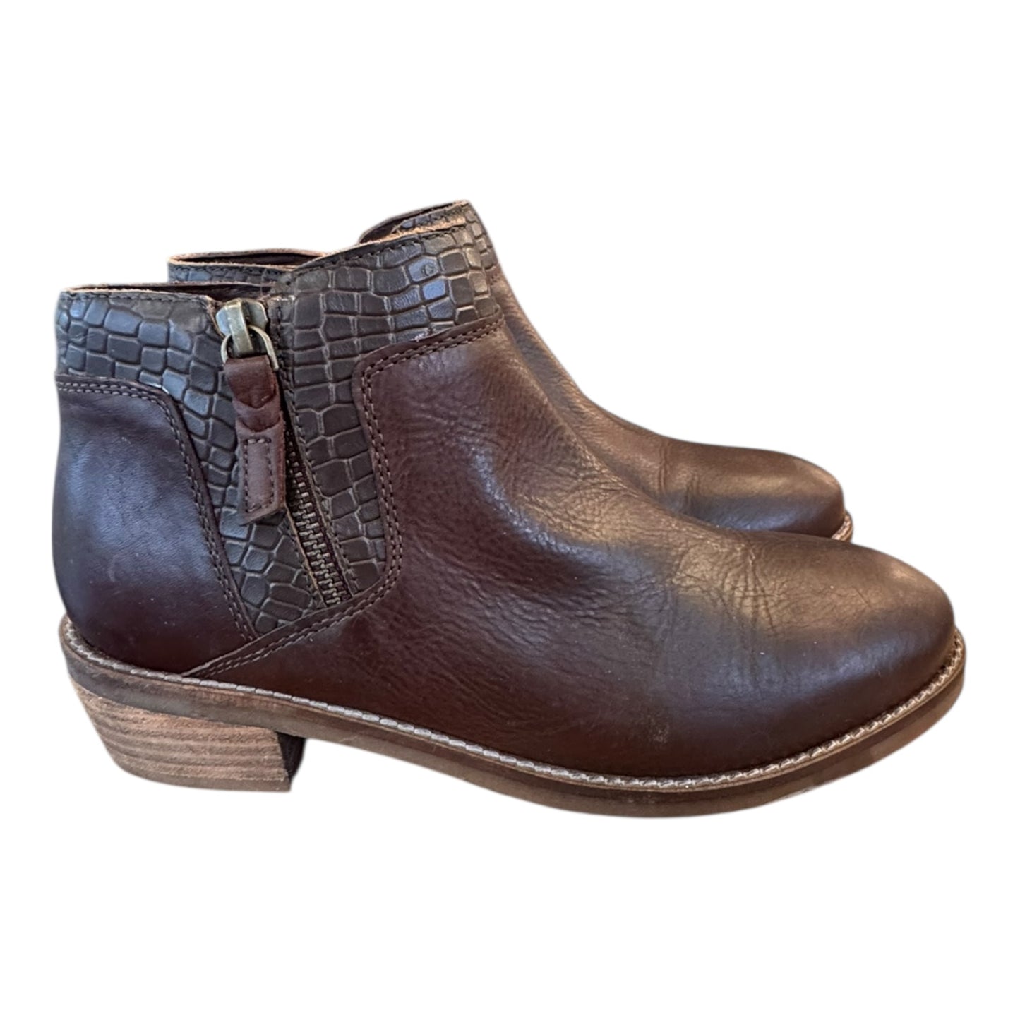 Boots Ankle Heels By SOFT WALK In Brown, Size:7