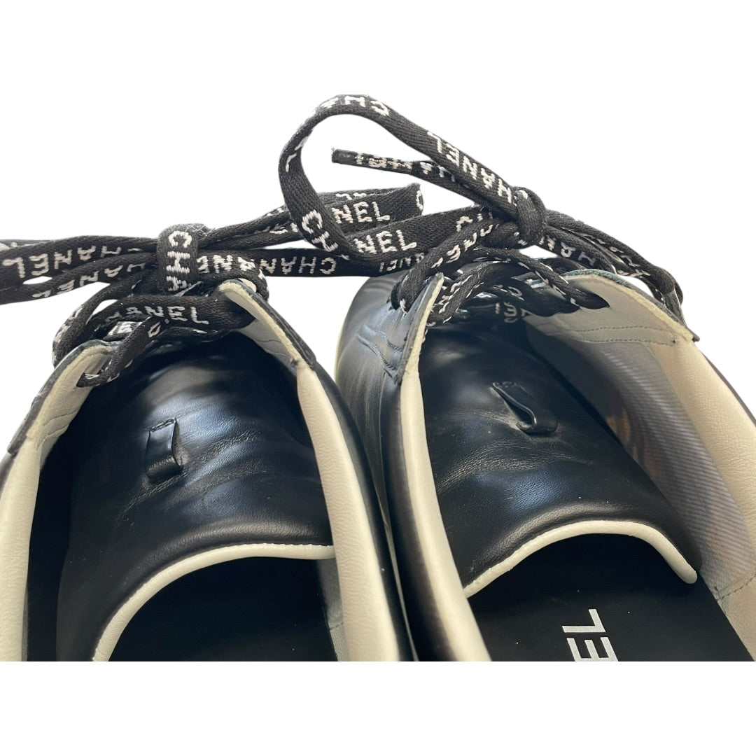 Shoes Luxury Designer By Chanel In Black & White w/ Box Size: 39.5