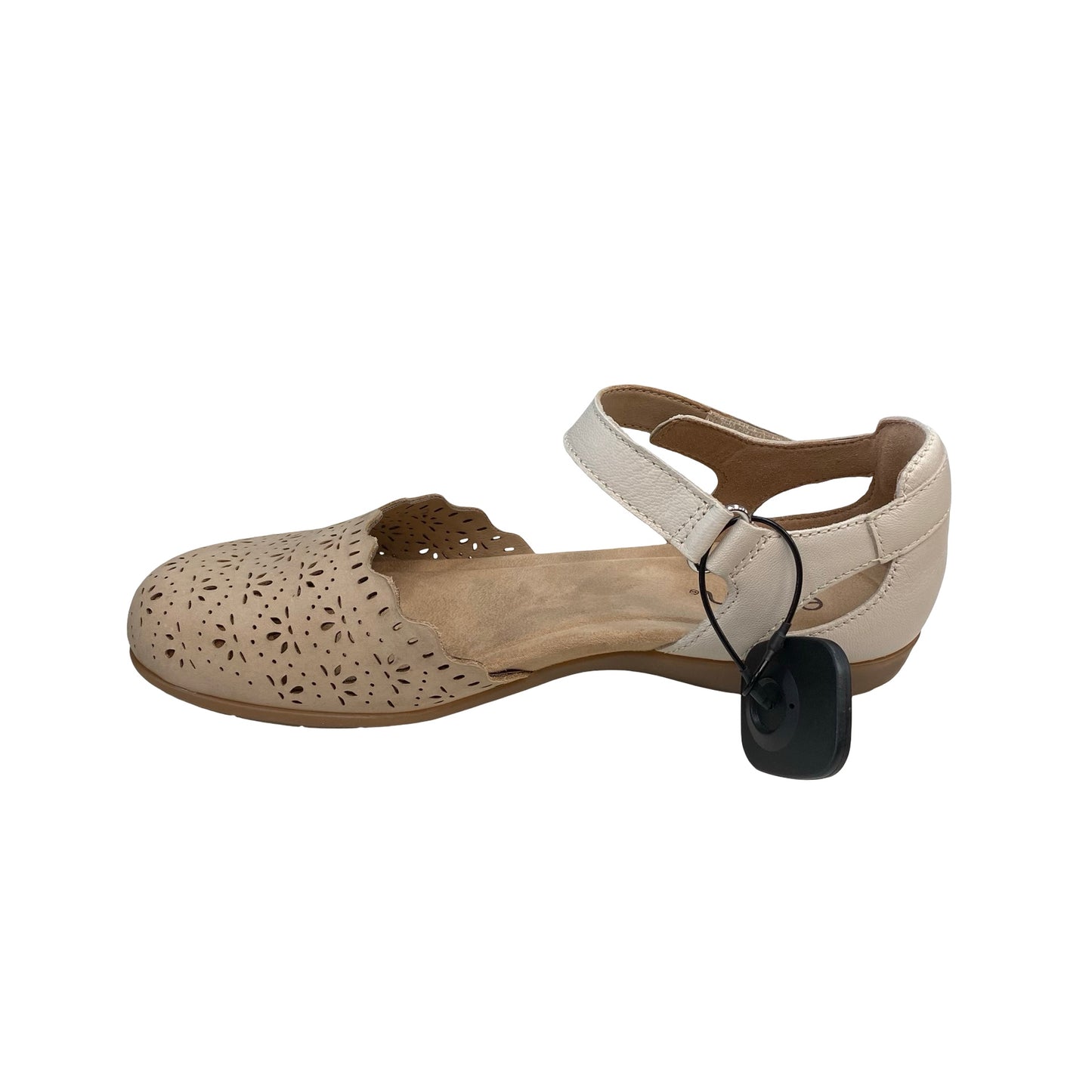 Shoes Flats By Earth In Cream, Size:9