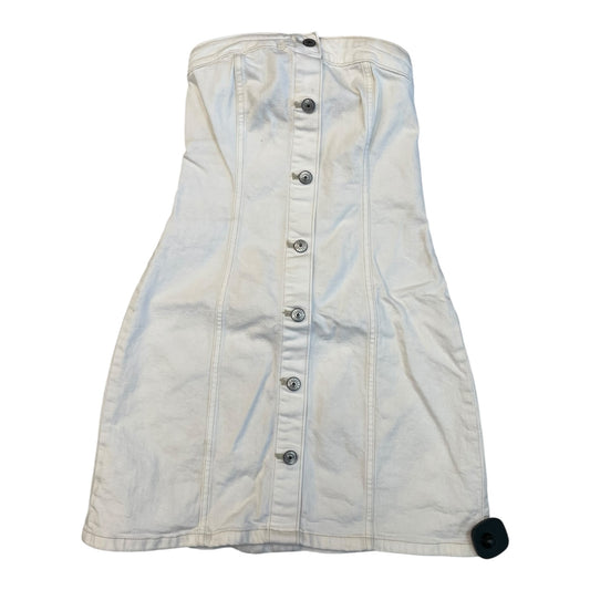 Dress Casual Short By Abercrombie And Fitch In Cream, Size:Xsp