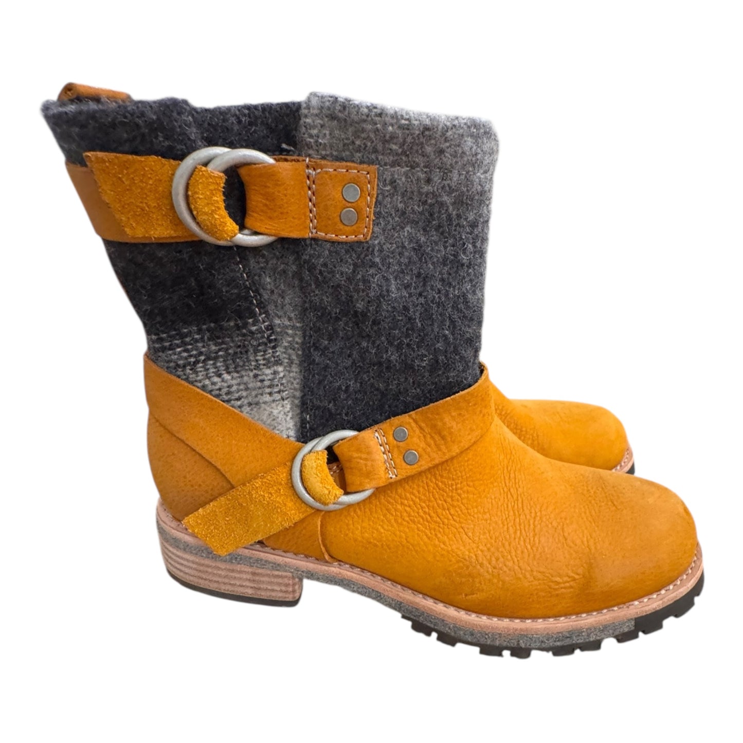 Boots Ankle Flats By Woolrich In Gold, Size:9