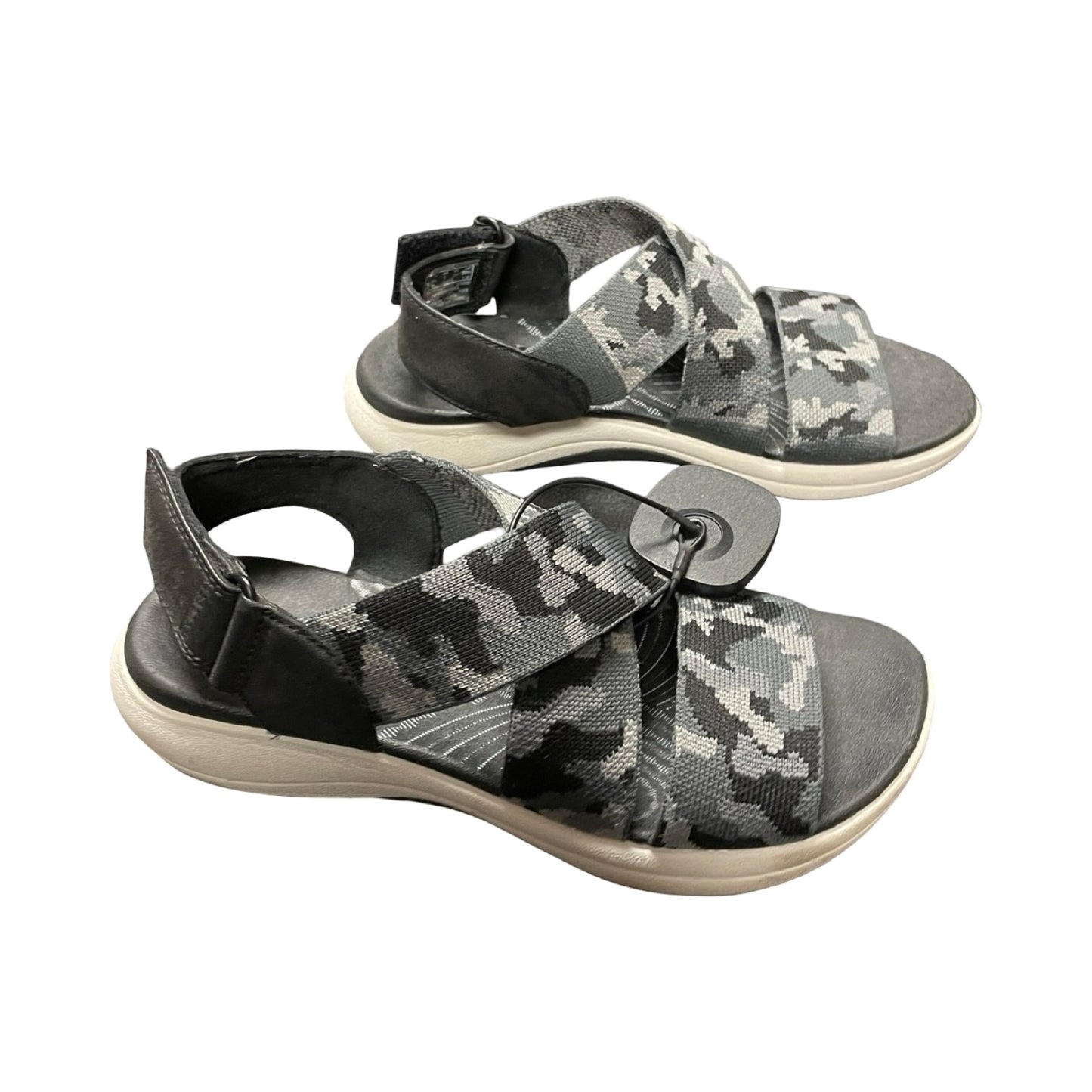 Sandals Flats By Clarks In Grey, Size:6