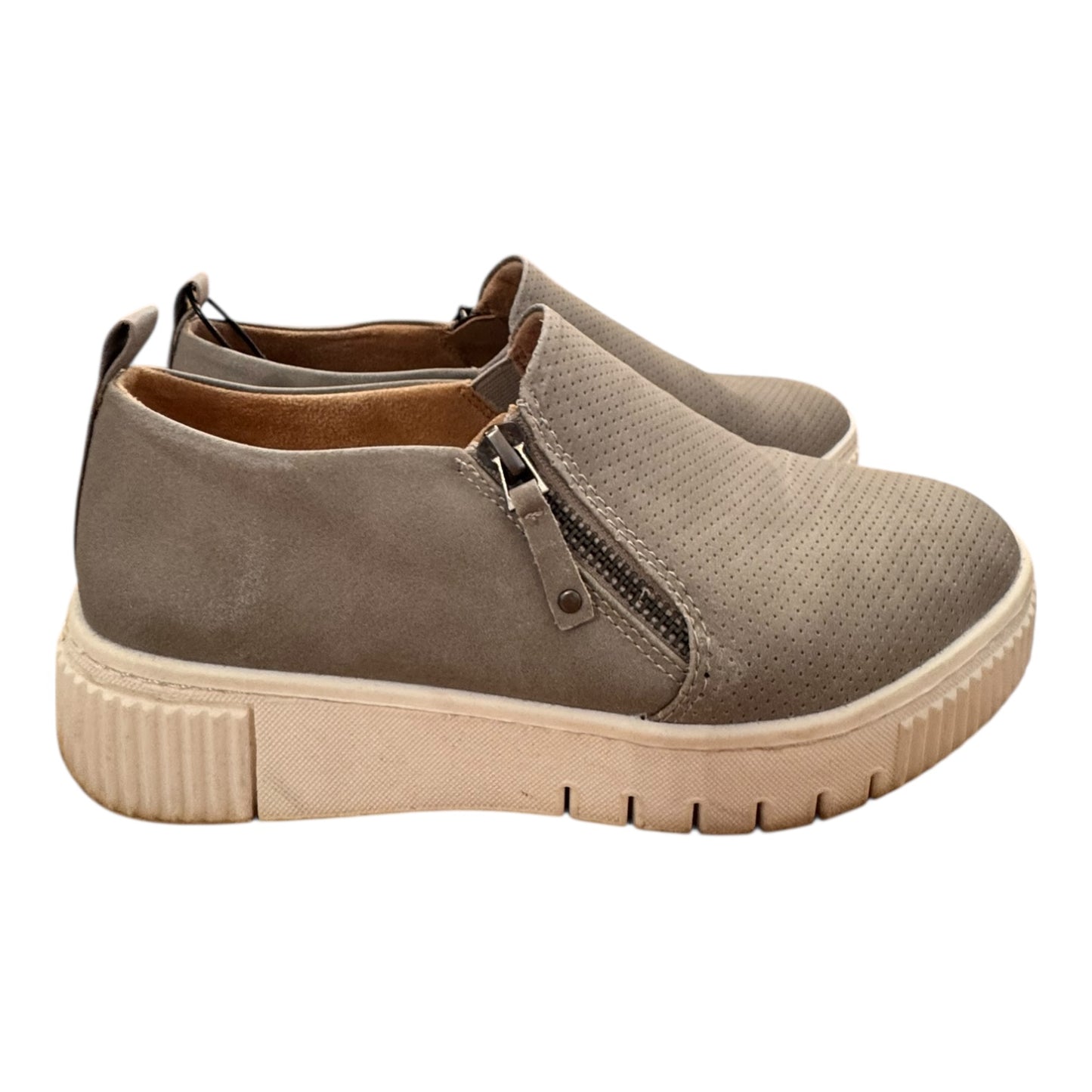 Shoes Sneakers By SOUL NATURALIZER In Grey, Size:7