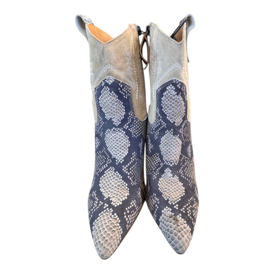 Boots Ankle Heels By Dingo In Animal Print, Size:8