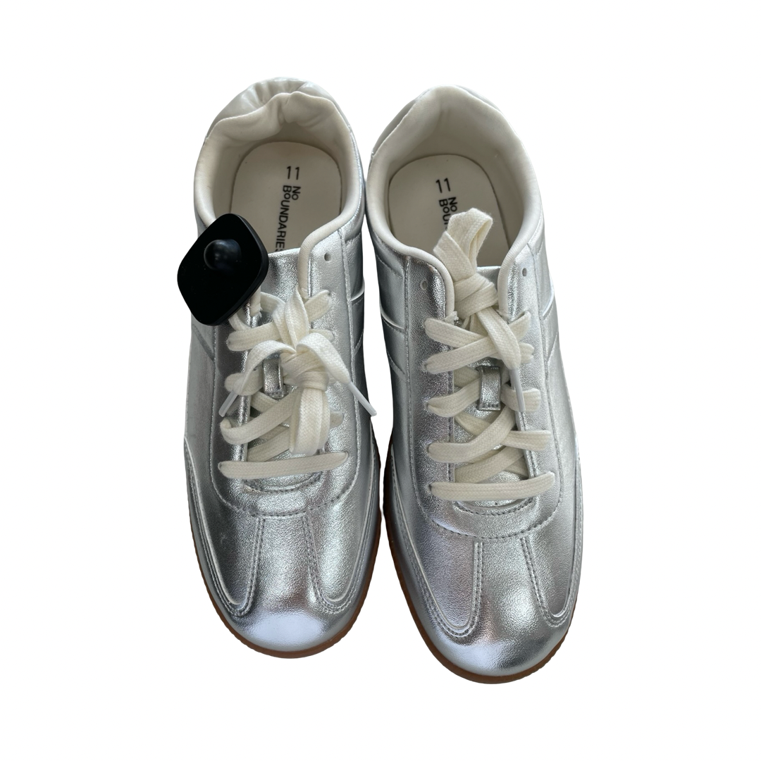 Shoes Sneakers By No Boundaries In Silver, Size:11