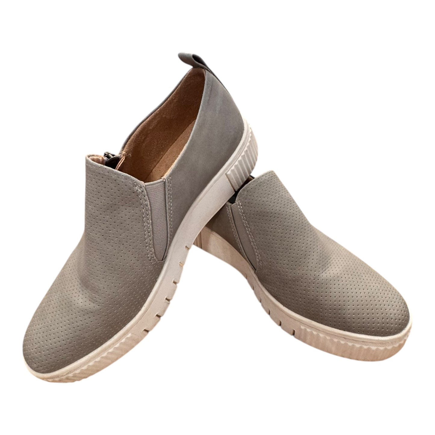 Shoes Sneakers By SOUL NATURALIZER In Grey, Size:7