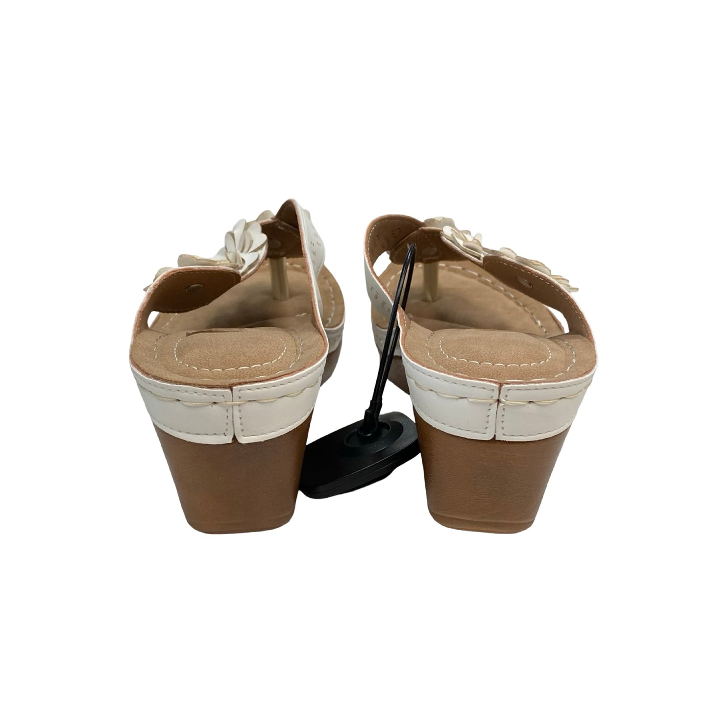 Sandals Heels Wedge By Clothes Mentor In White, Size:5