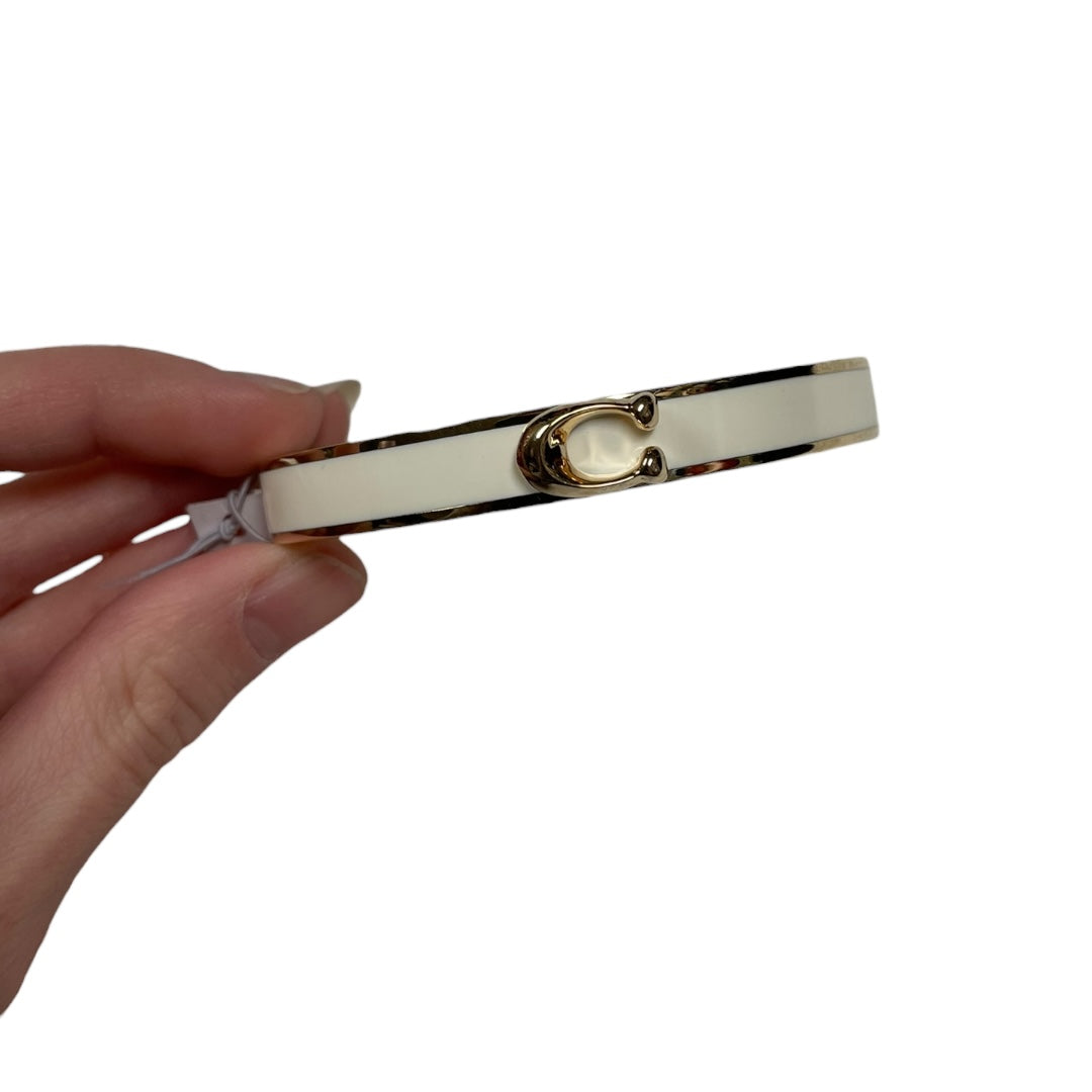 Bracelet Designer By Coach In Gold & White