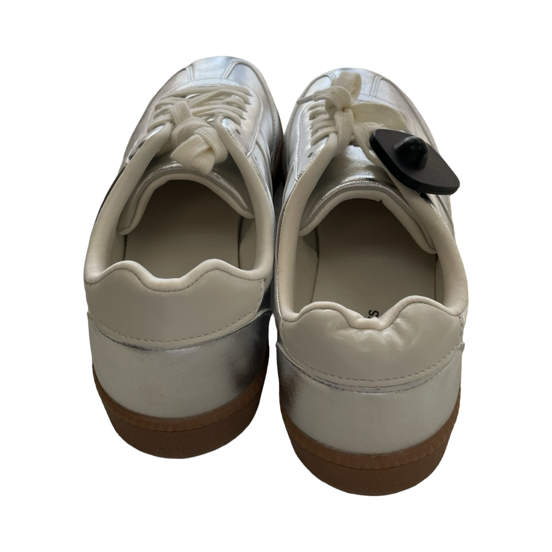 Shoes Sneakers By No Boundaries In Silver, Size:11