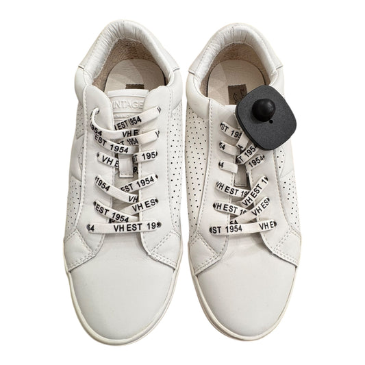 Shoes Athletic By Vintage Havana In White, Size:9