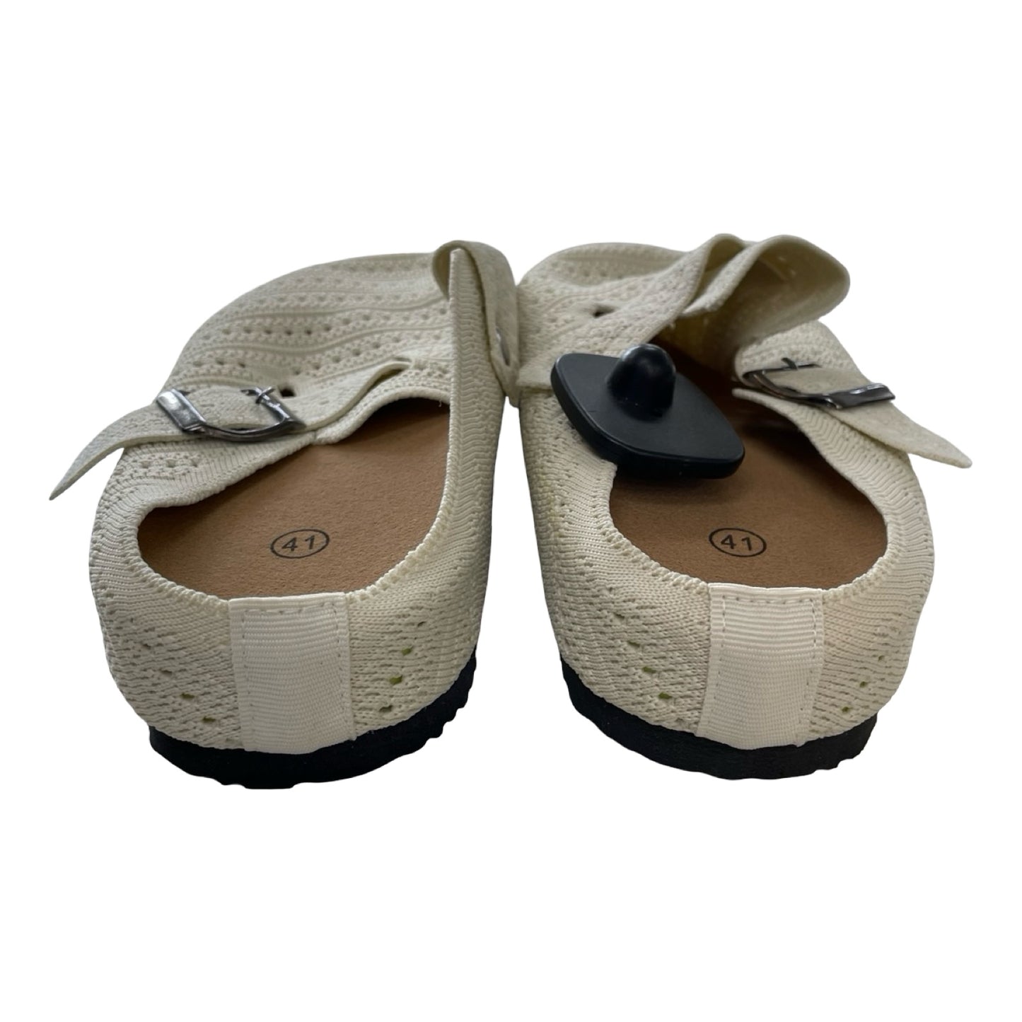 Shoes Flats By Clothes Mentor In Cream, Size:9.5